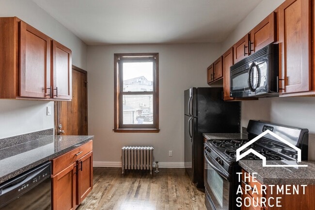 Foto del edificio - 3823 N Drake Ave