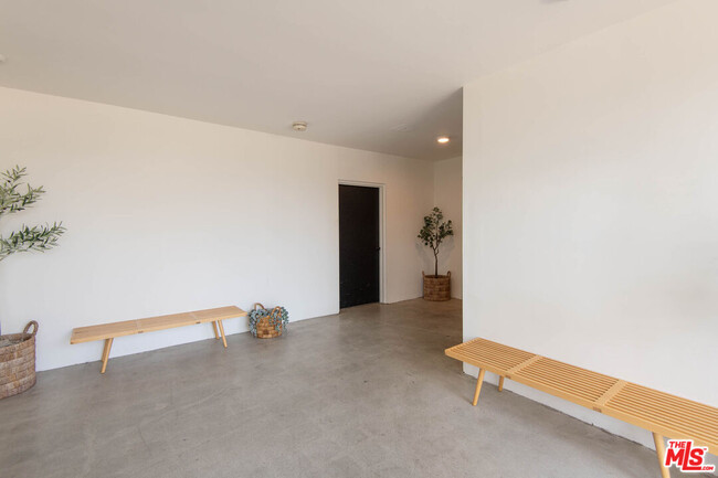Building Photo - 5935 Chula Vista Way