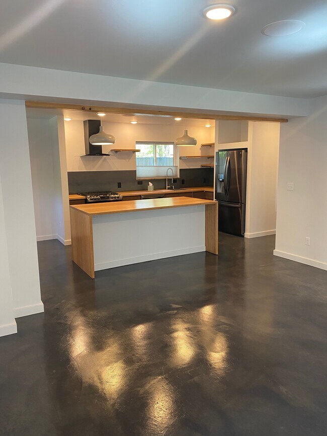 Foto del edificio - 823 Hastings Ave