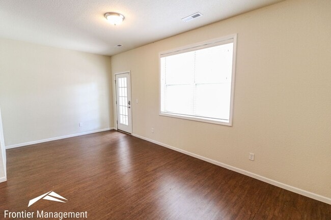 Building Photo - 1024 Fremont St