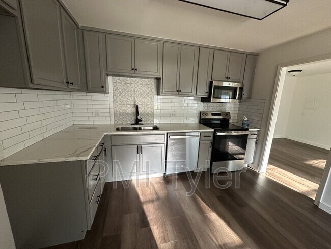 Foto del edificio - 1538 N Hill Ave