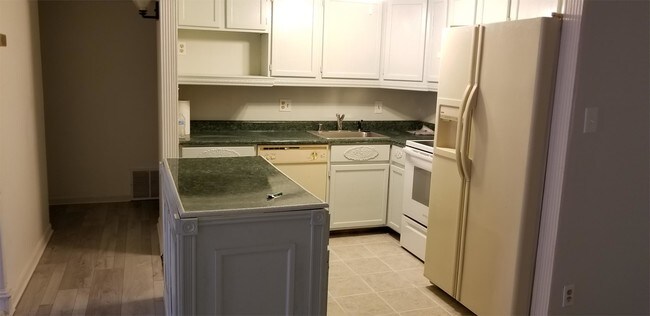 Building Photo - 8009 Montero Dr