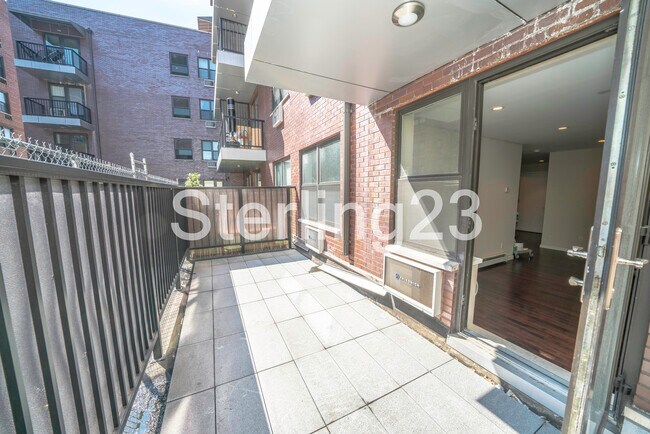 Building Photo - 60 Hinckley Pl
