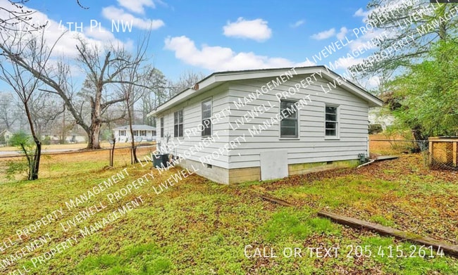 Building Photo - 1712 4th Pl NW