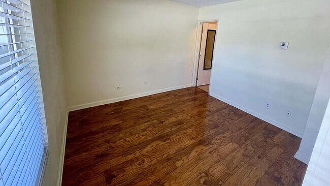 Foto del edificio - Comfy Living Space: Move right in and enjo...