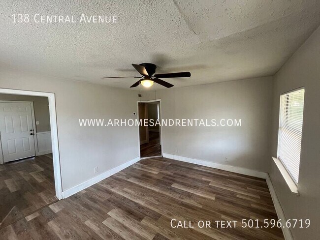 Foto del edificio - 138 Central Ave