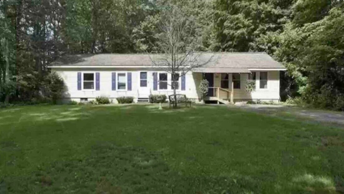 Primary Photo - 185 Big Bay Road