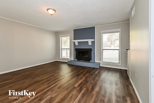 Foto del edificio - 7292 Newling Ln