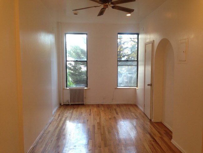 Building Photo - 117 Bedford Ave