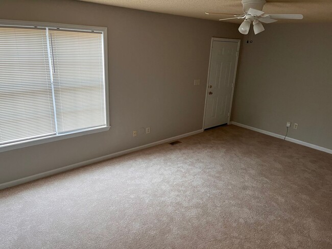 Foto del edificio - Lovely 3bedroom / 2bath Townhouse near NCSU!