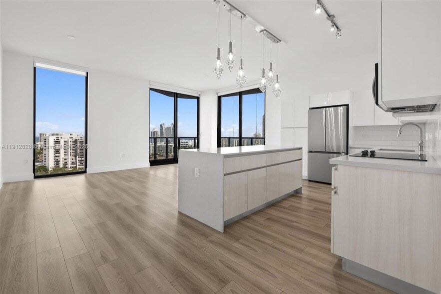 Foto principal - 101 Diplomat Pkwy