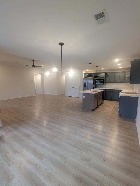 Foto del edificio - 651 Four Winds Dr