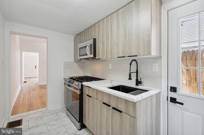 Foto del edificio - 7 E Oxford St