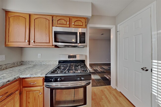 Foto del edificio - 7611 Round Grove Ln