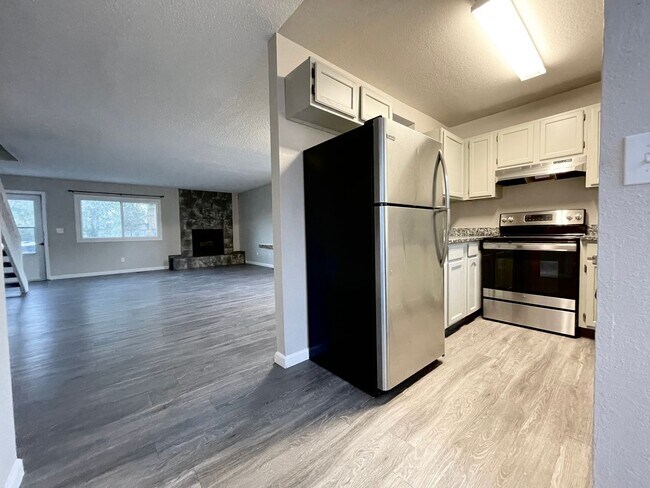 Foto del edificio - 3 Bed 2 Bath Townhouse