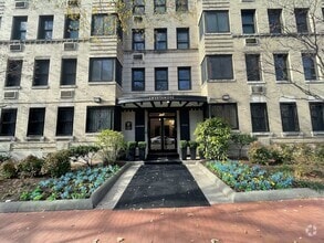 Building Photo - 1010 25th St NW