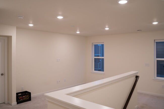 Building Photo - For Rent | $3,200/Month | 3 Bed | 3 Bath |...