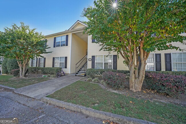 Foto del edificio - 703 Stonehaven Cir