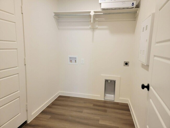 Foto del edificio - 5546 Auburn St