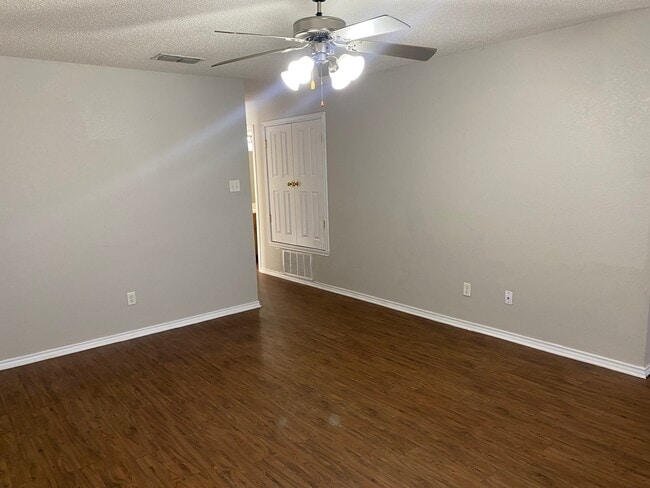 Building Photo - 113 Apache Trail