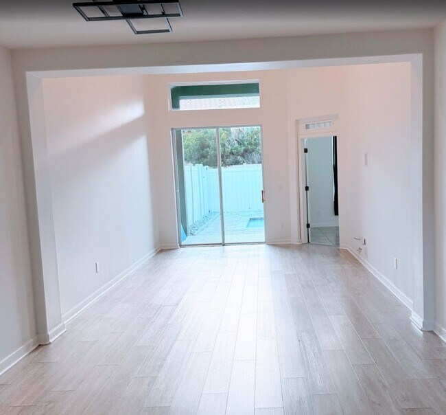 Foto del edificio - 756 Carlsbad Dr