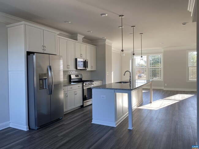 Building Photo - 3189 Acadia Dr