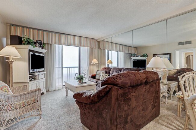 Building Photo - 1401 E Beach Dr