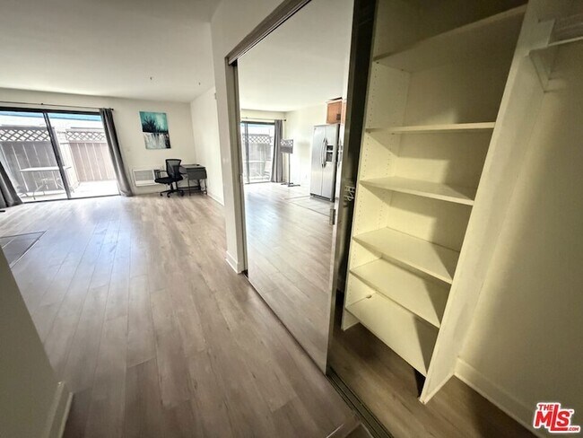Foto del edificio - 10982 Roebling Ave