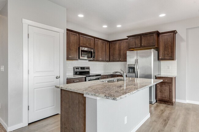 Foto del edificio - Modern 4-Bedroom Home in Meridian – Spacious Layout + Great Location