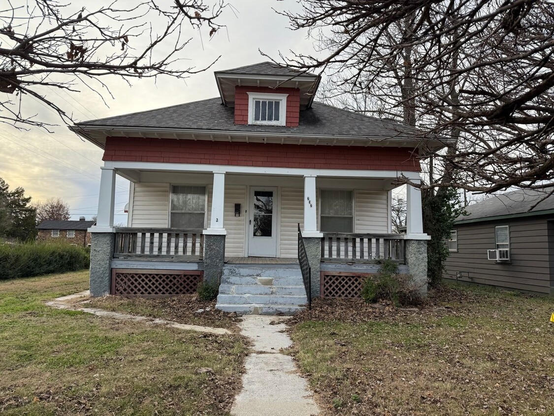 Primary Photo - 2 bedroom, 1 bath home with large front porch coming soon!