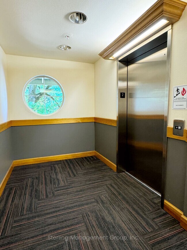 Foto del edificio - (953) Trinity Court Apartments - 1 Bedroom...