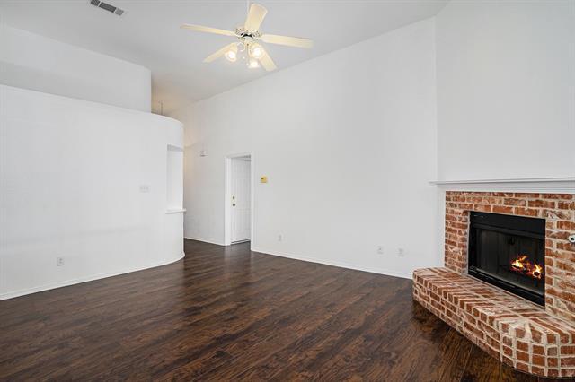 Foto del edificio - 4712 Shorewood Dr