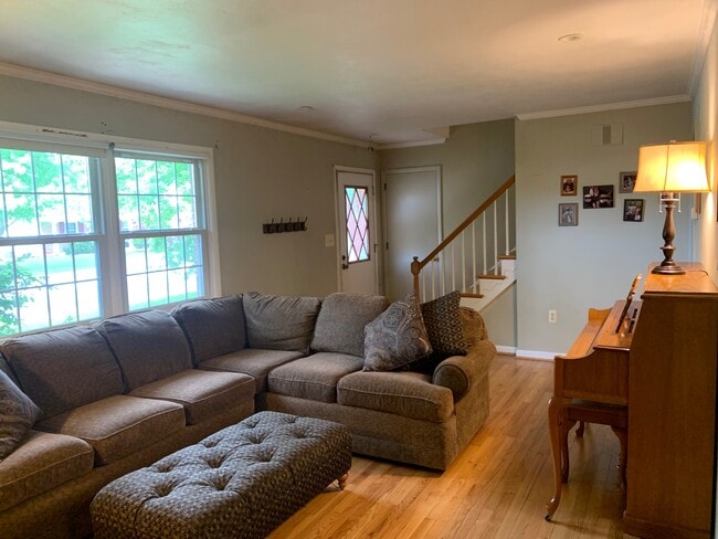 Building Photo - 102 Rodes Ave