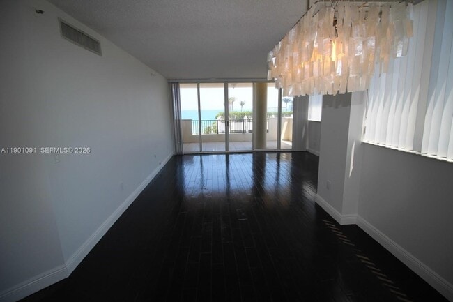 Foto del edificio - 6422 Collins Ave
