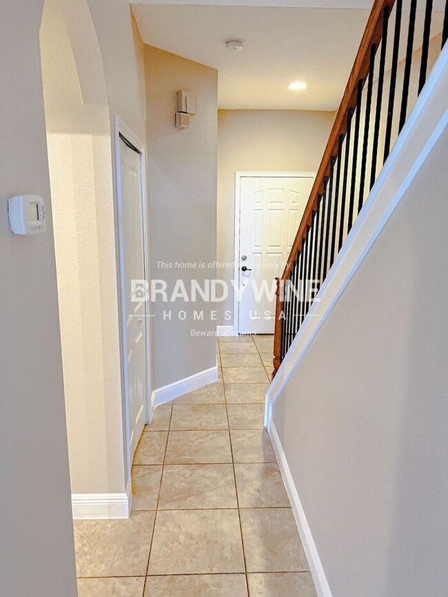 Foto del edificio - ONE MONTH FREE RENT!!