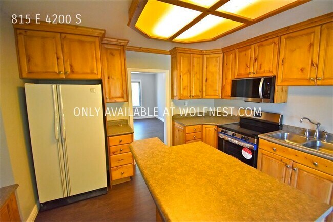 Foto del edificio - Renovated 4+ Bed Murray Home! No Deposit O...