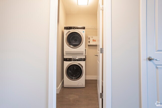 1BR, 1BA - 630PC - Missao
