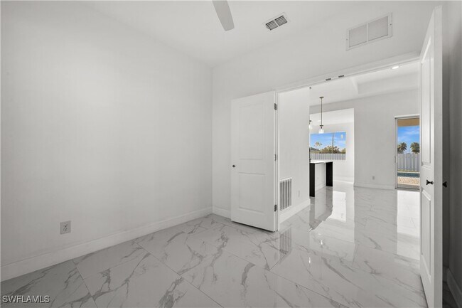 Building Photo - 610 NW 23rd Terrace