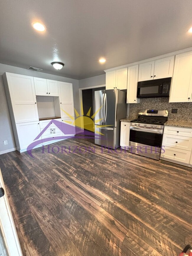Building Photo - 3 Bed 3 Bath 1,411 Sq. Ft. Rancho Cordova ...