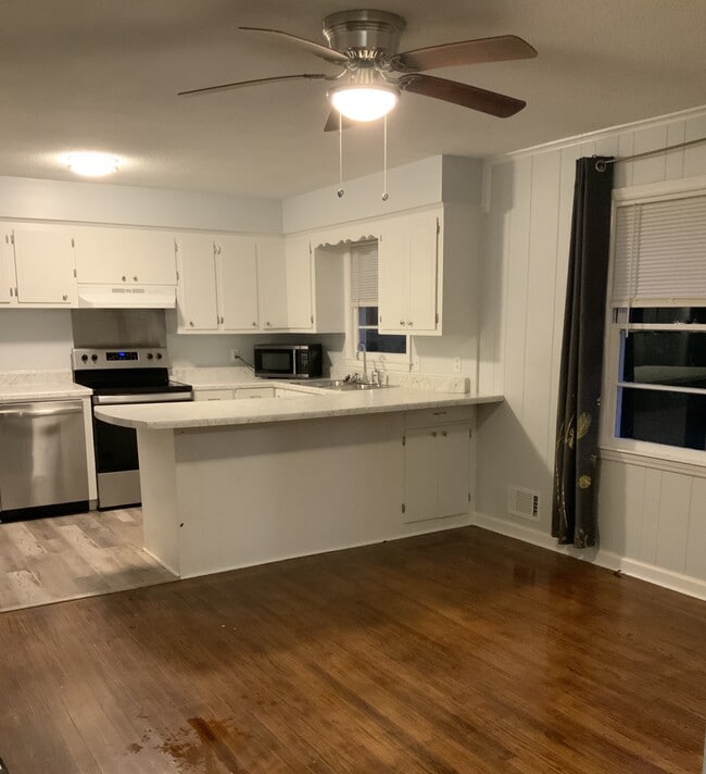 Building Photo - 1287 Montview St