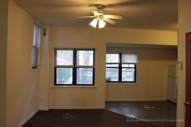 Building Photo - 2254 N Southport Ave