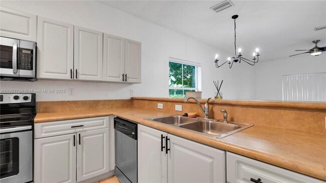 Photo - 4921 SW 140th Terrace House