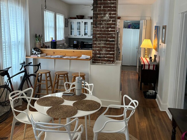 Foto del edificio - 2256 Evelyn Ave