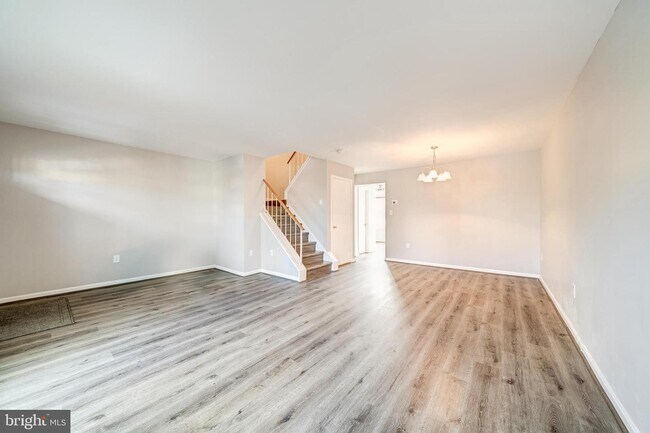Building Photo - 6845 Cottingham Ln