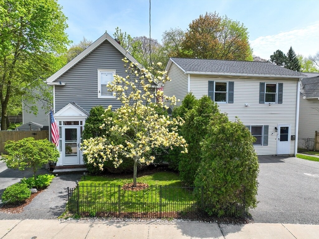 Primary Photo - 11 Swains Pond Ave