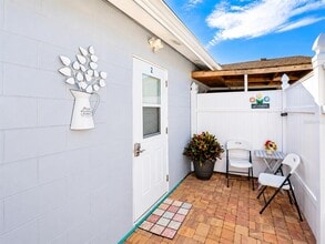 Building Photo - 111 Cuautla Way