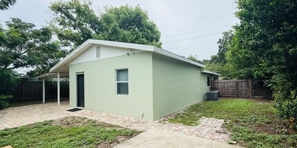 Building Photo - 4203 E Yukon St