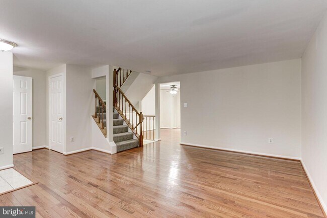 Building Photo - 6639 Rockleigh Way