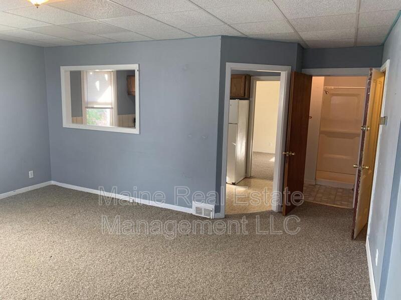 142 Pine St Unit Apt. 1, Bangor, ME 04401 Condo for Rent in Bangor