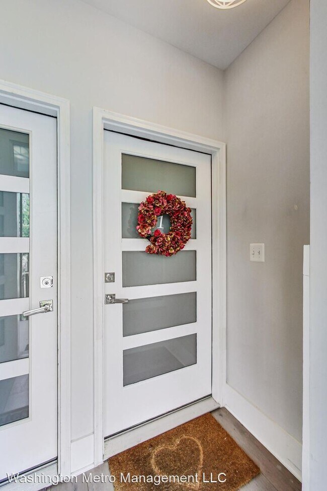 Building Photo - 3 br, 3.5 bath House - 157 U Street NE #1